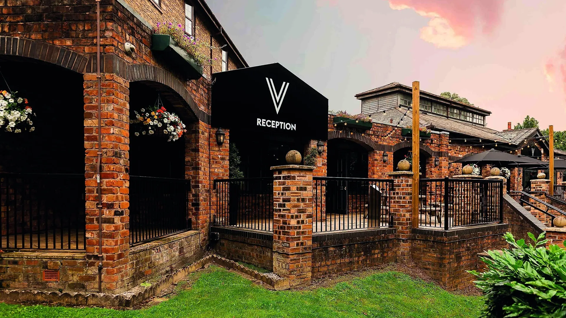 Staying Near Mersey Go Karting Northwest: 4 Design Hotels Compared