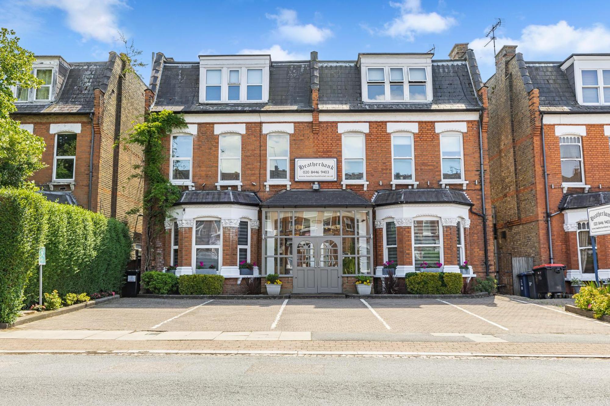 Where to Stay Near Hampstead Heath: 5 Budget Hotels Reviewed