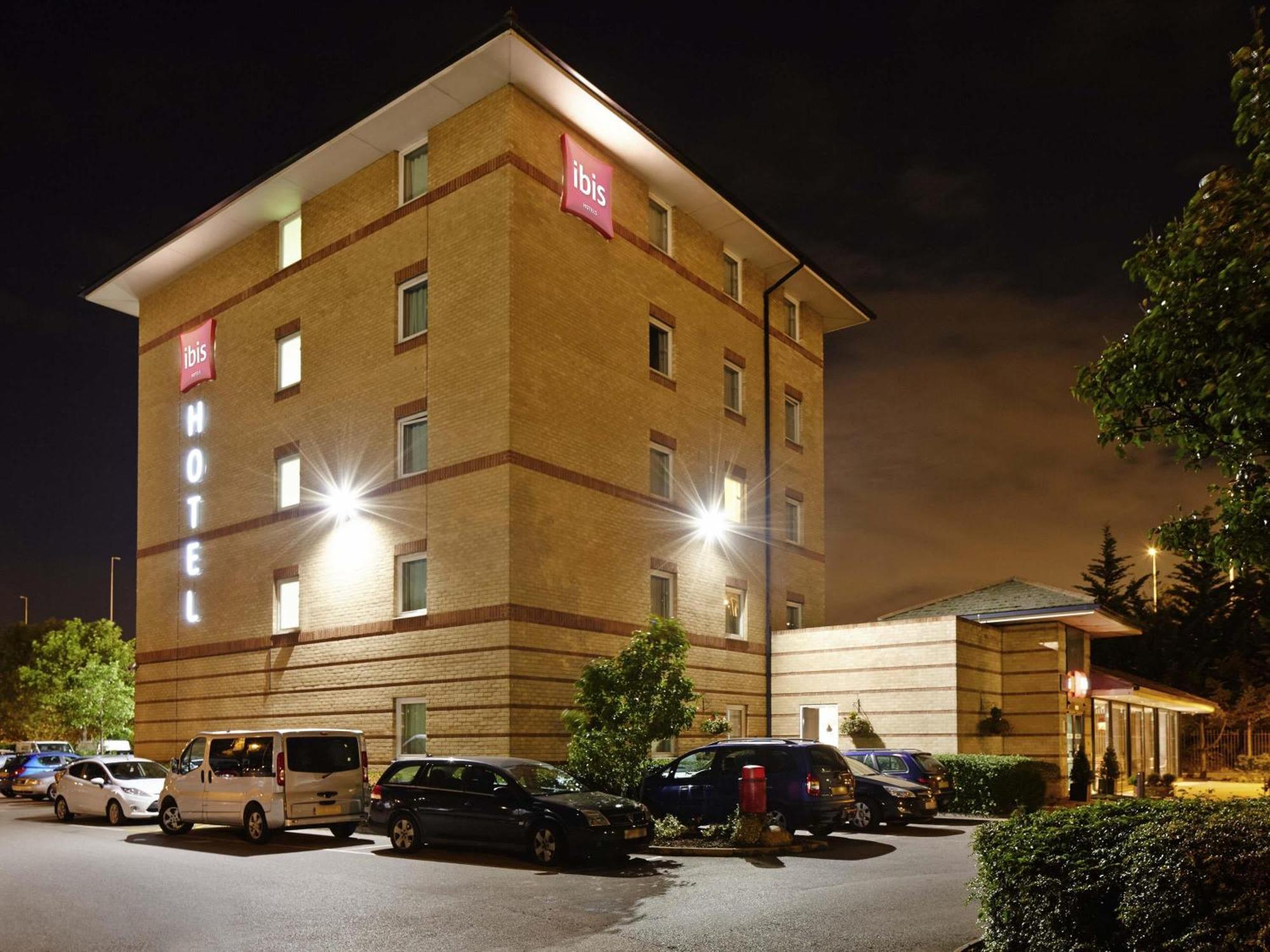 8 Family Hotels Near Dartford Golf Club Worth Booking